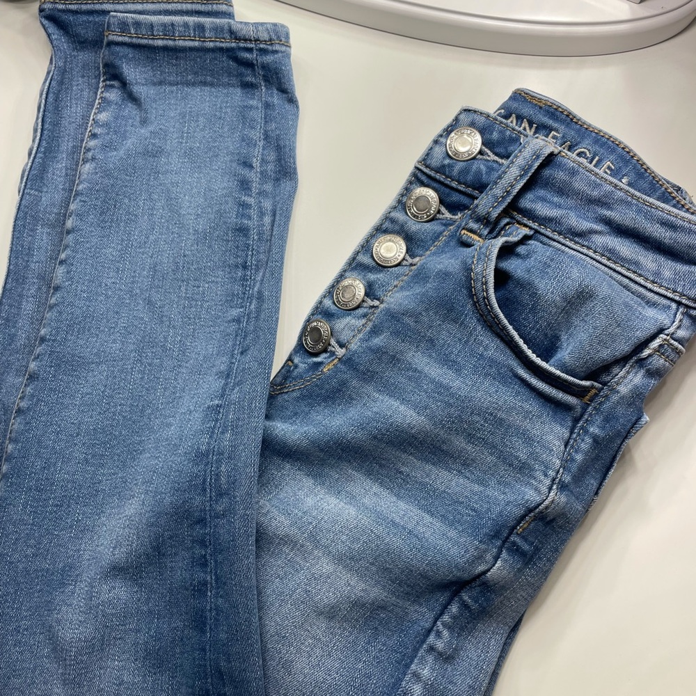 American Eagle High-Waisted Jeans